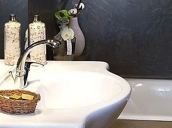 Logis Hotel-restaurant Le Commerce מלון 3*