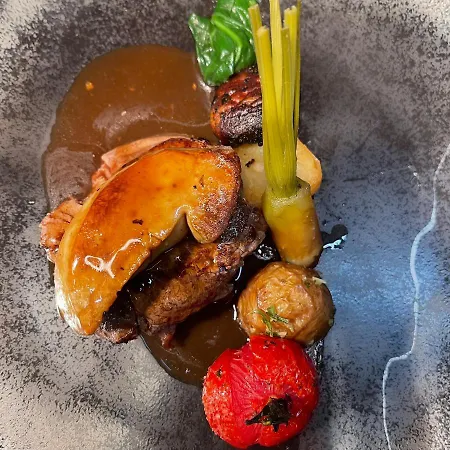 Logis Hotel-restaurant Le Commerce Otel