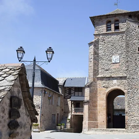 Hotel Logis Hotel-restaurant Le Commerce Rieupeyroux (Aveyron)