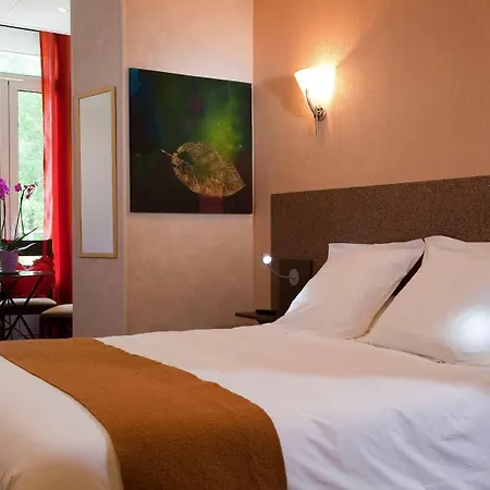 Logis Hotel-restaurant Le Commerce Otel Rieupeyroux (Aveyron)