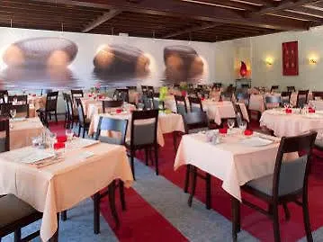 호텔 Logis Hotel-restaurant Le Commerce