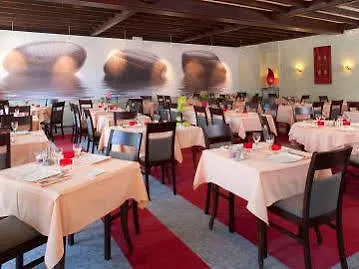 Hotel Logis Hôtel-restaurant Le Commerce