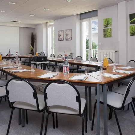 Hotel Logis Hôtel-restaurant Le Commerce 3*