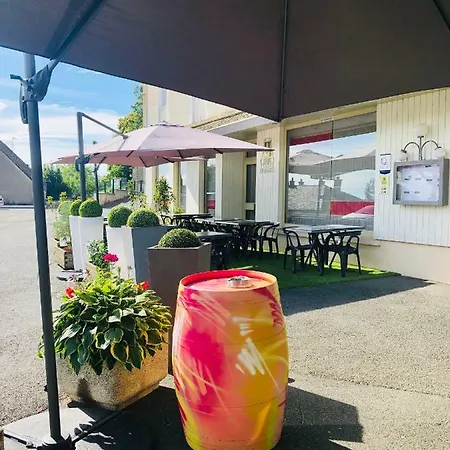 Logis Hotel-restaurant Le Commerce 3*