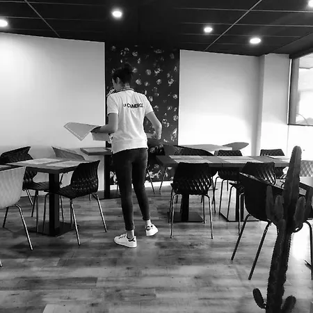 Logis Hotel-restaurant Le Commerce Otel 3*